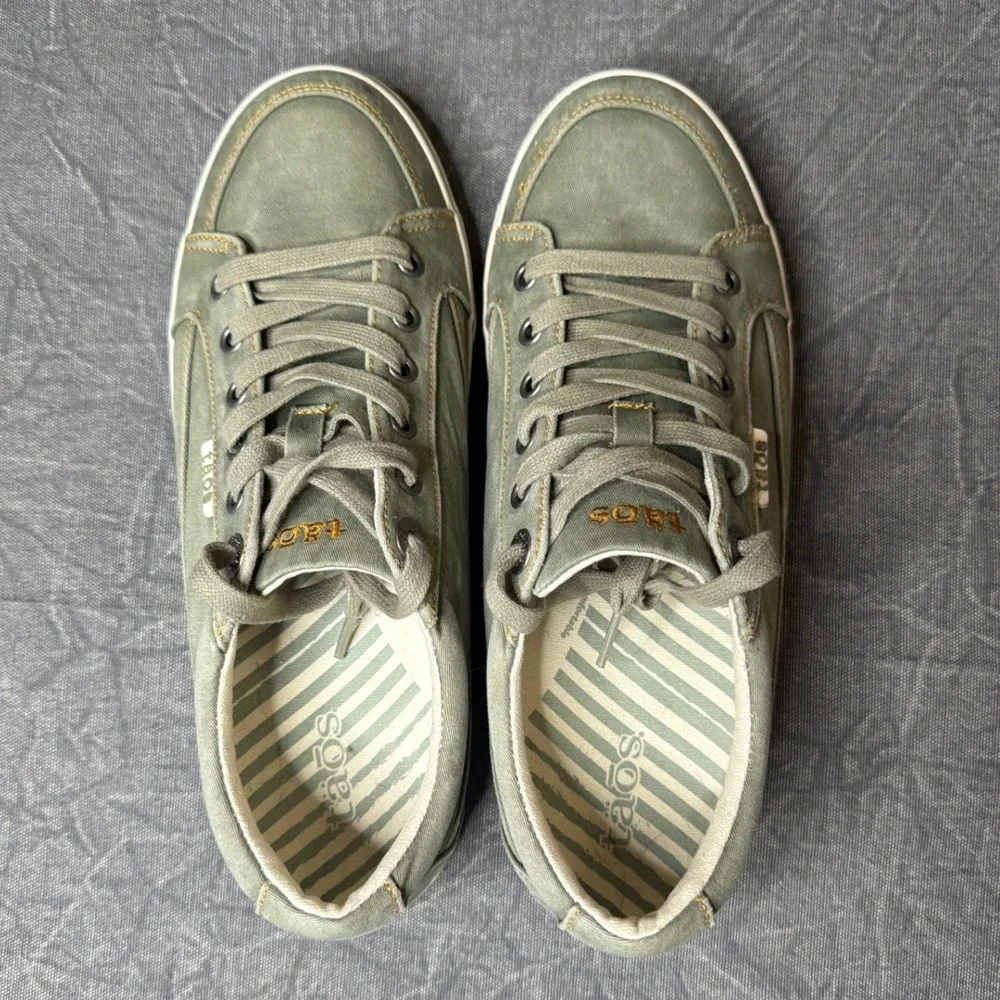 Taos Sneakers Womens 9 Moc Star Sage Green Canvas Lace Up MST-13482A EXCELLENT